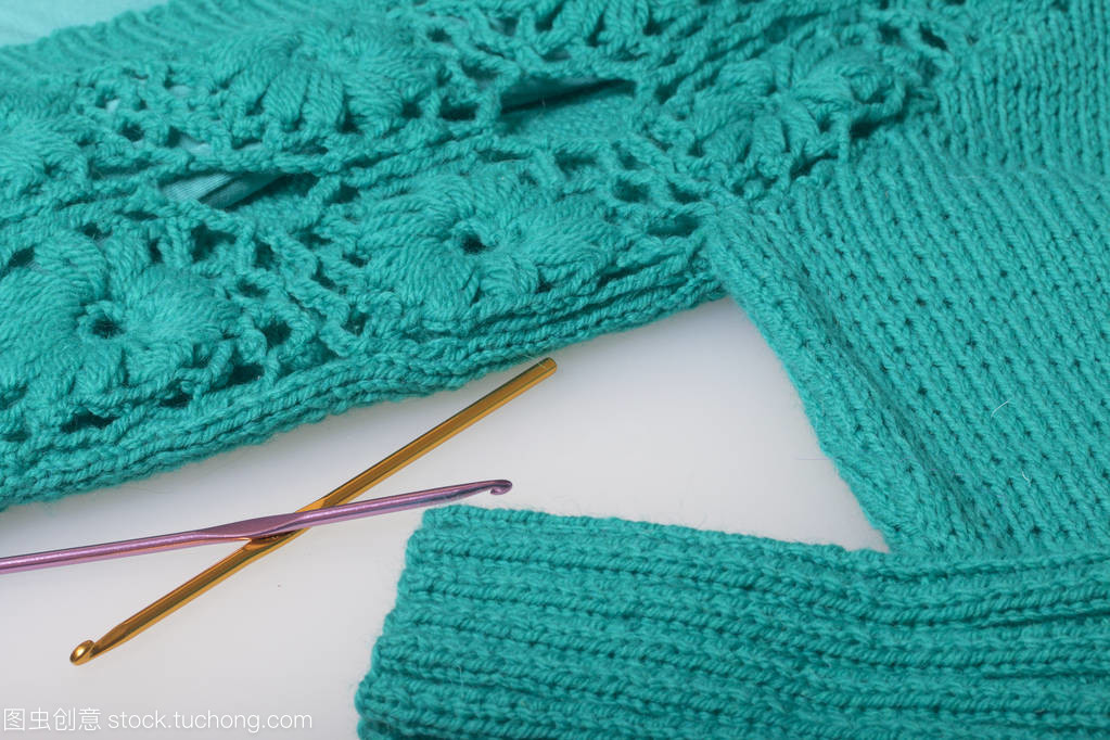 针织艺术 当翡翠色与螺纹串交织于成品之上